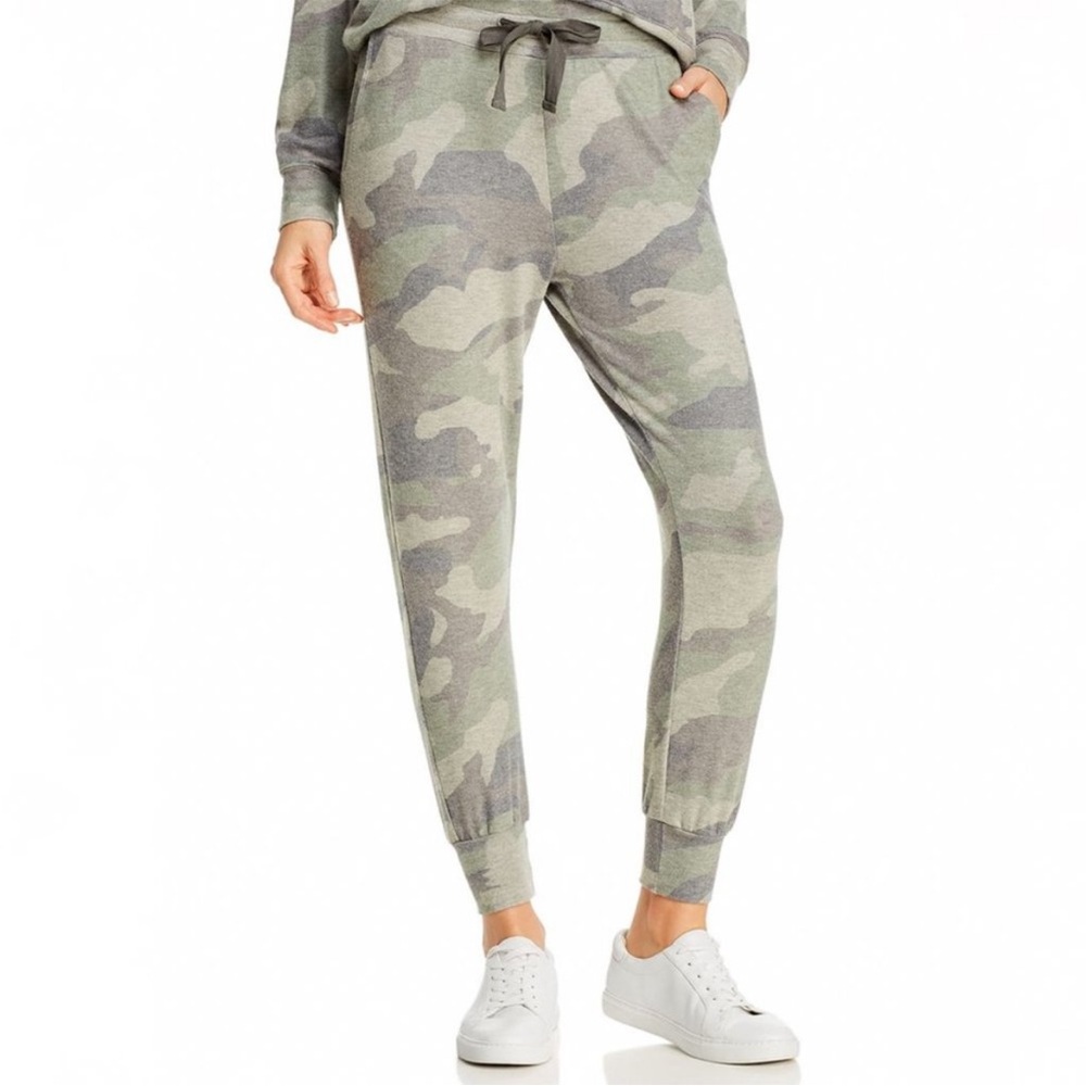 Sundry Camo Joggers - Picture 2 of 7